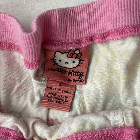 Hello Kitty - Picture 2 of 3